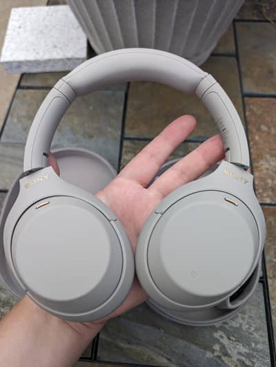Sony WH-1000XM4 noise cancelling headphones