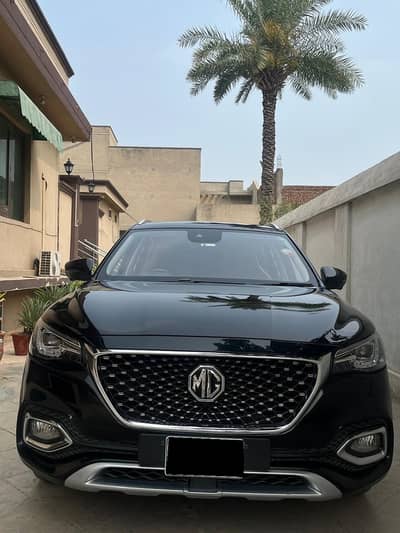 MG HS 2022