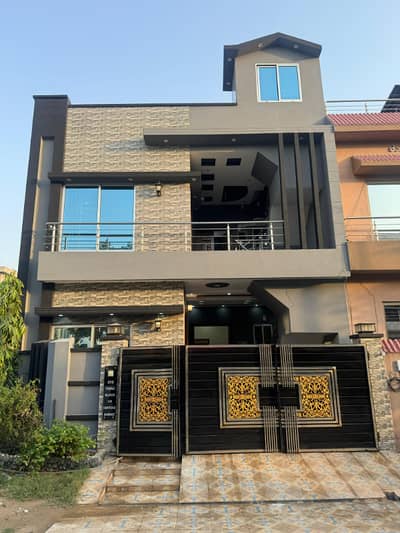 5 Marla Brand New Corner House For Sale In Topaz Block, Park View City Lahore