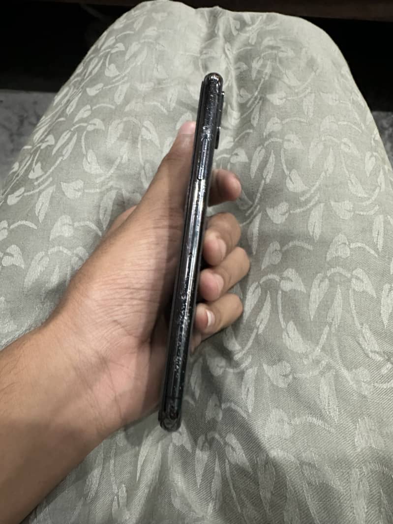 Apple iPhone X 6