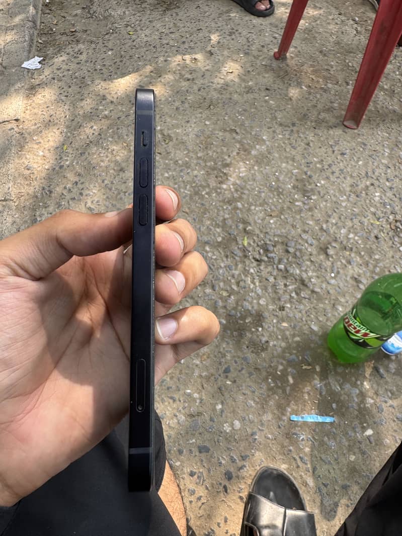 Apple iPhone 12 3