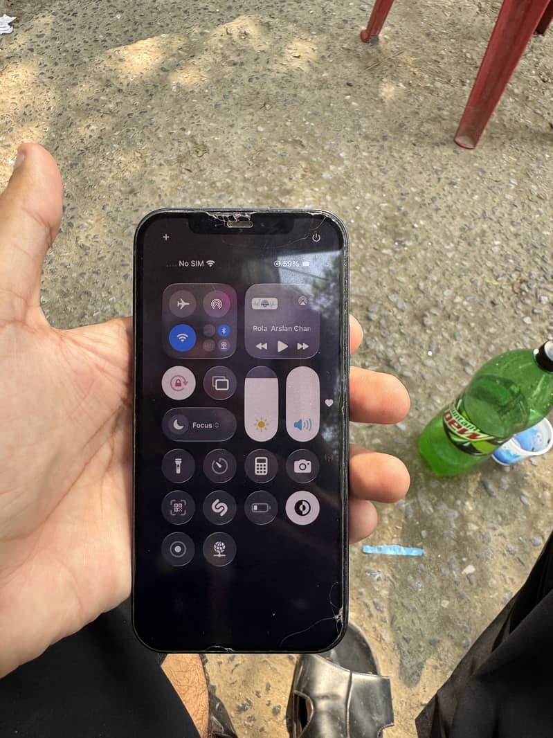 Apple iPhone 12 4