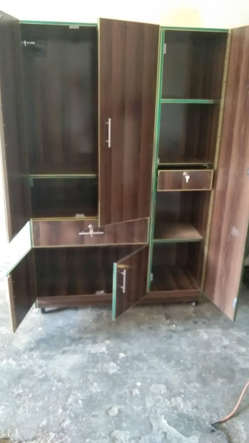 6/4 Wardrobe 2