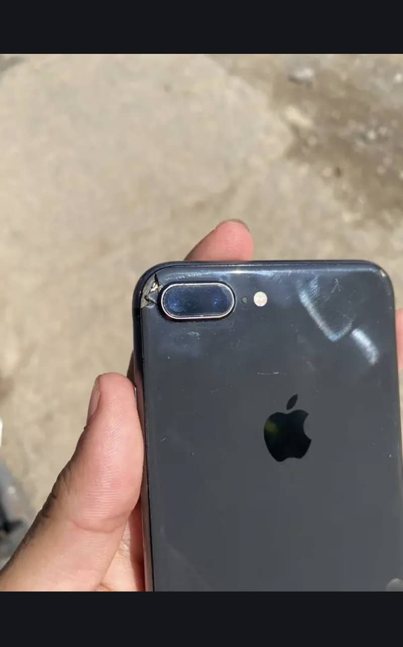 Apple iPhone 8 Plus 1