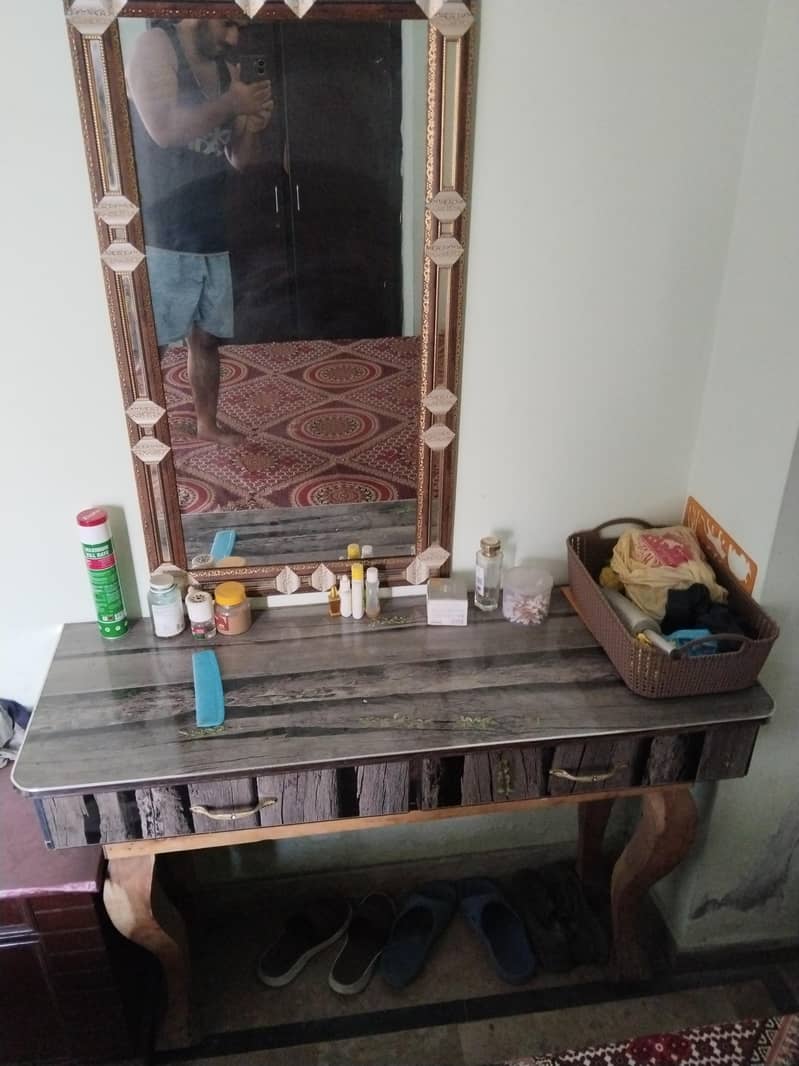 dressing table with Shasha 1