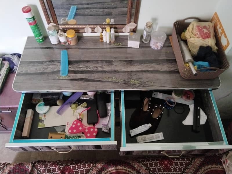 dressing table with Shasha 2