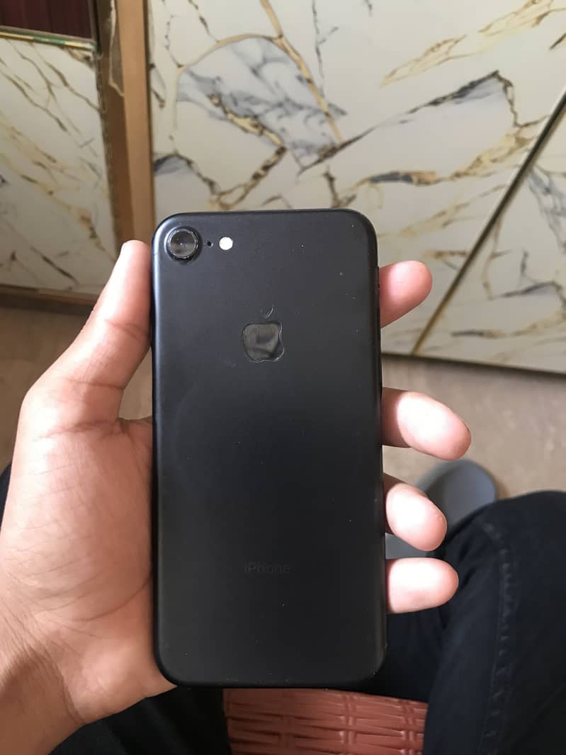 Apple iPhone 7 1