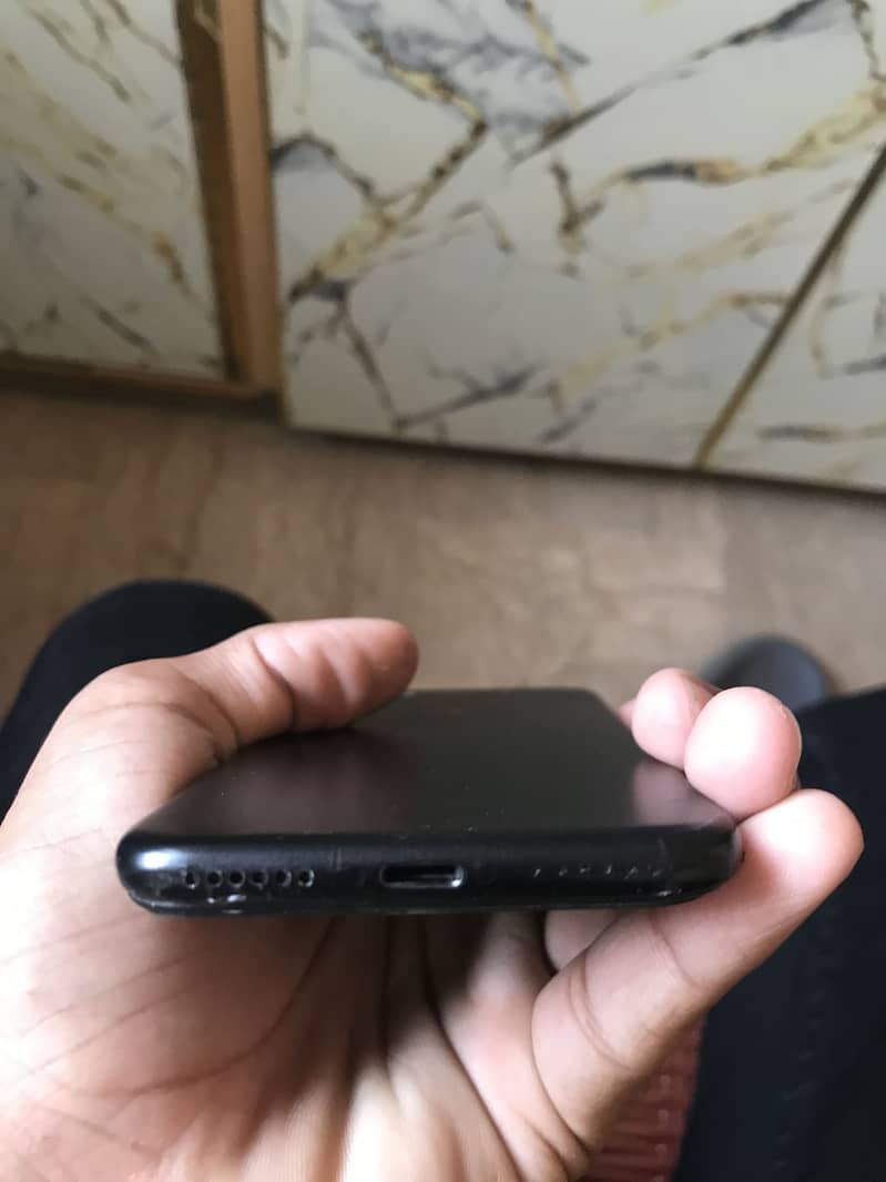 Apple iPhone 7 2