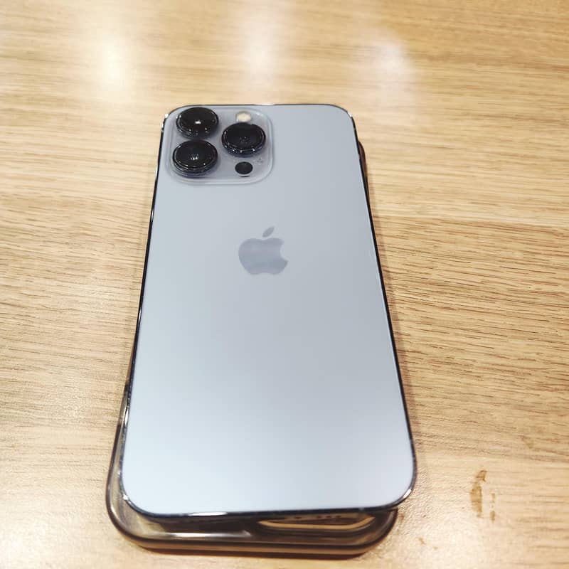 Apple iPhone 13 Pro 8