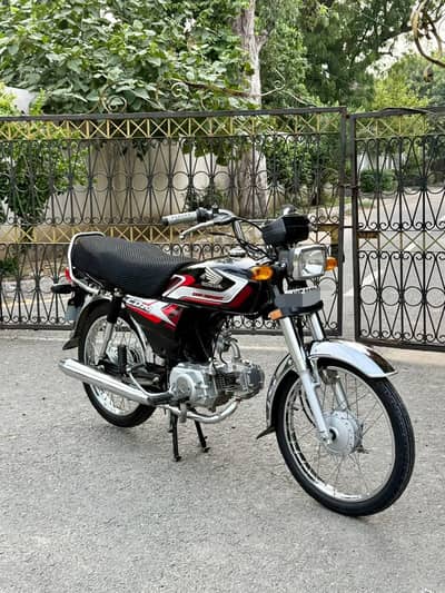 Honda CD 70 2024 end 2025 model shape  8500 km