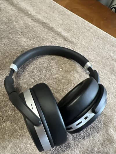 Sennheiser HD 4.50 BTNC headphones