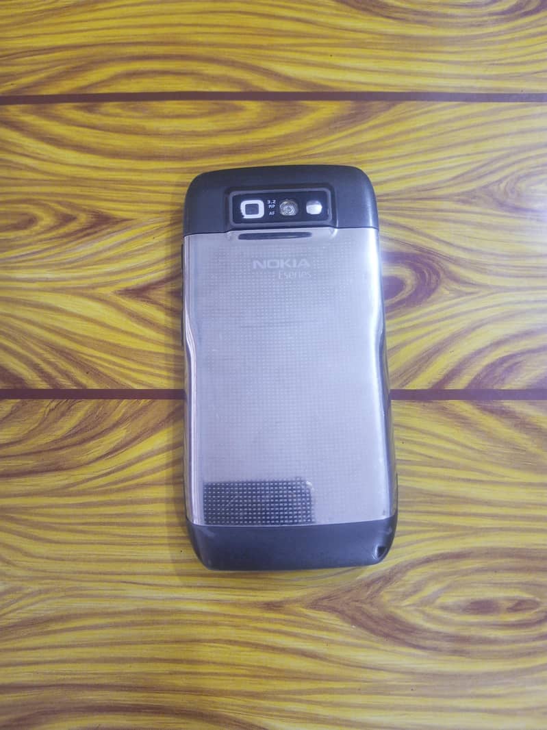 Nokia E71 1