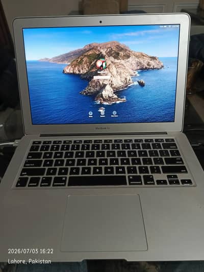 Apple MacBook Air / Excellent Condition