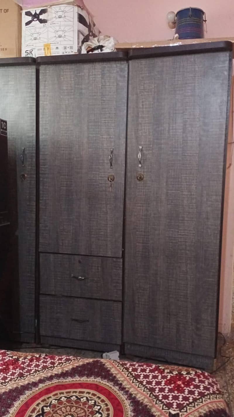 bed almari 1