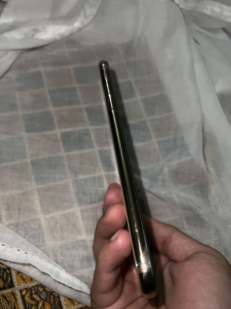 Apple iPhone XS Max 2
