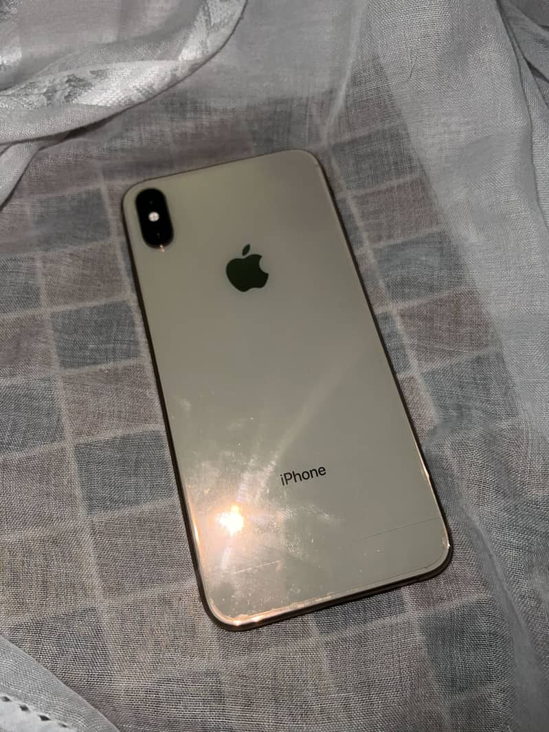 Apple iPhone XS Max 4