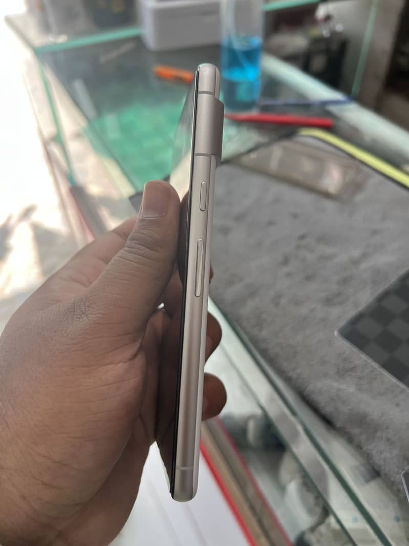 Google Pixel 7 4