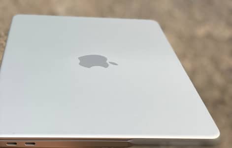 MacBook Neo Silver 8GB RAM / 256GB SSD | Box Opened Only | Like New
