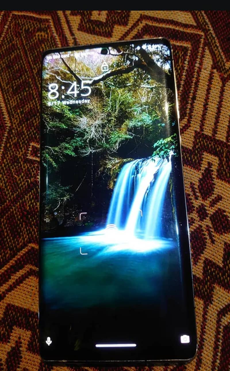 Sharp Aquos R6 3