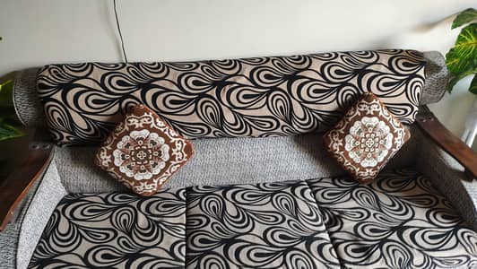 "5 Seater Wooden Sofa Set – Excellent Condition
