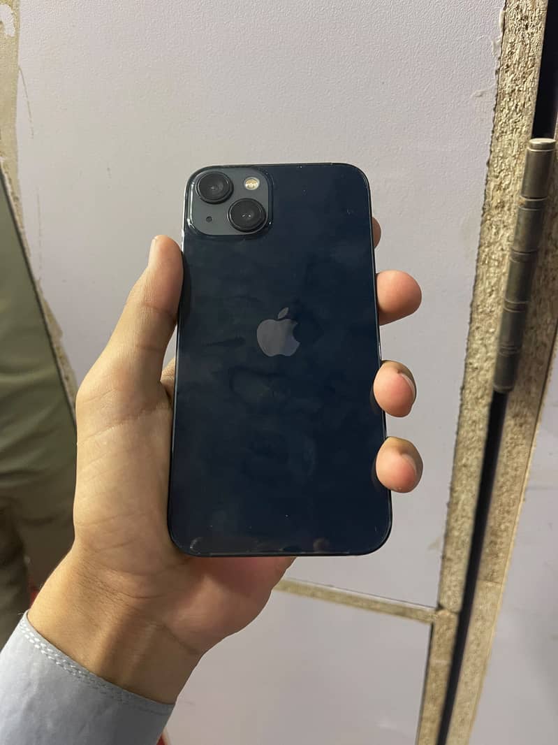 Apple iPhone 13 4