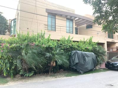 10 MARLA BEAUTIFUL HOUSE AVAILABLE FOR RENT IN DHA PHASE 1
