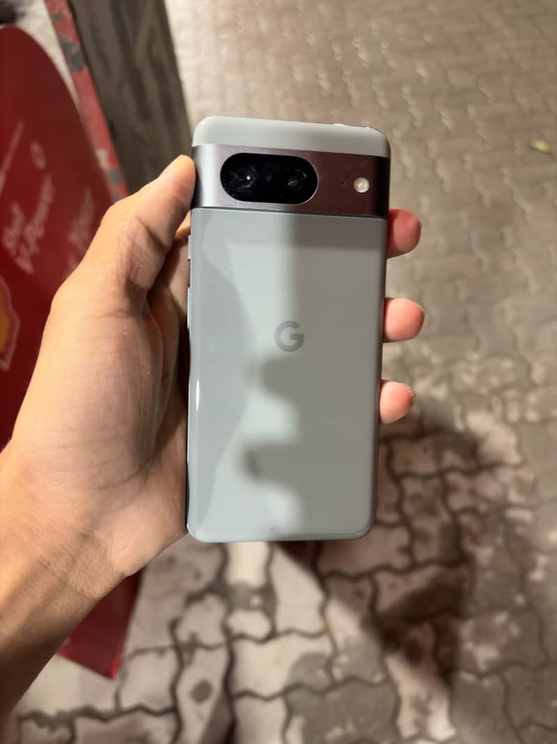 Google Pixel 8 1