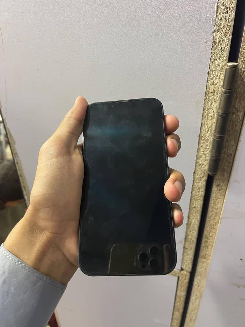 Apple iPhone 13 2