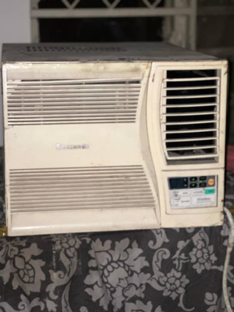میڈیا ونڈو اے سی برائے فروخت – بہترین کولنگ، مکمل ورکنگ کنڈیشن 4