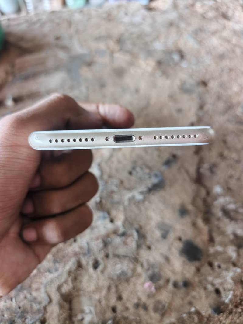Apple iPhone 7 Plus 4