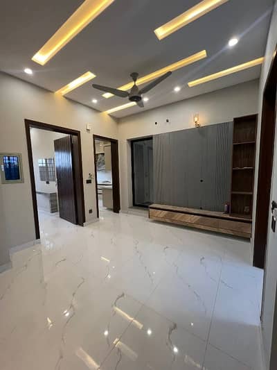 5 Marala House Available For Rent