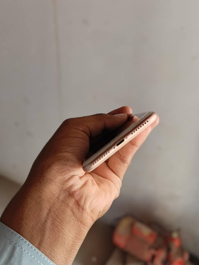 Apple iPhone 8 Plus 1