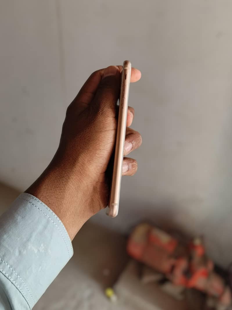 Apple iPhone 8 Plus 5