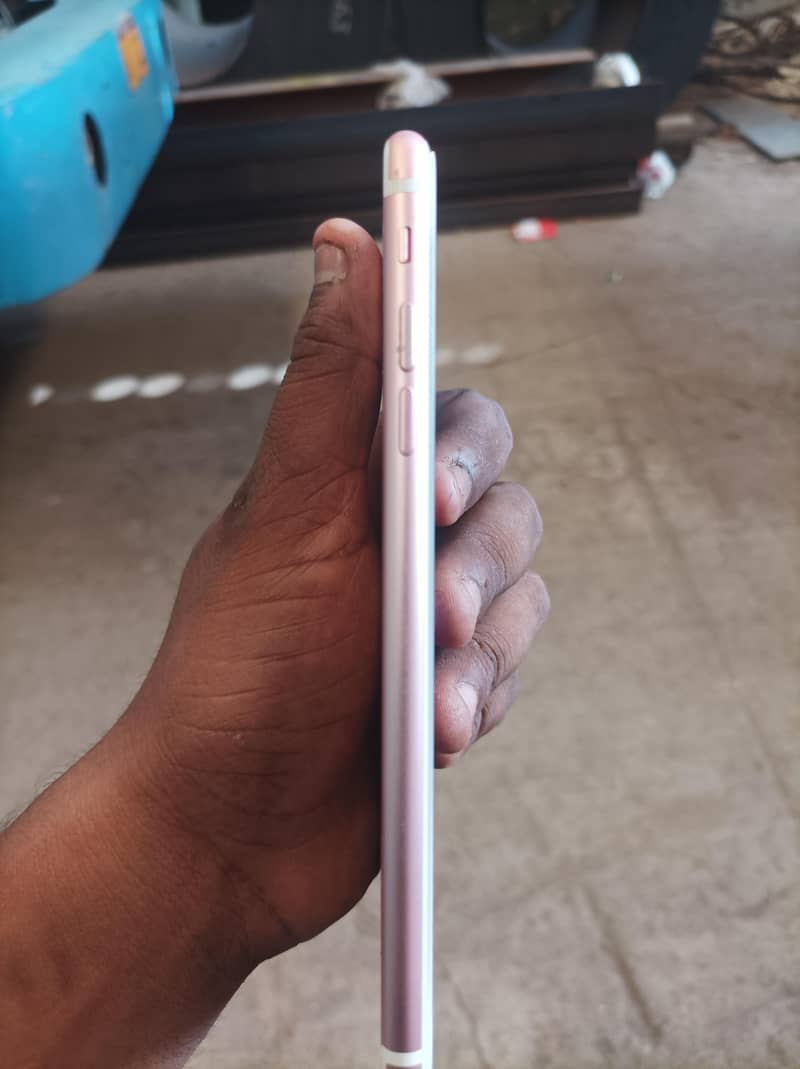 Apple iPhone 7 Plus 3