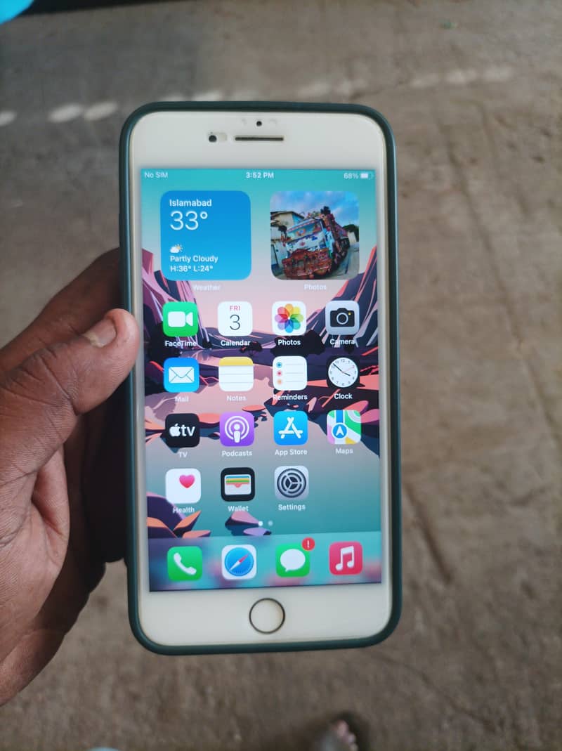 Apple iPhone 7 Plus 6