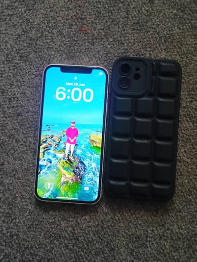 Apple iPhone 12