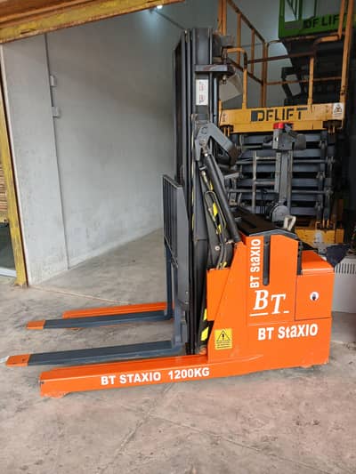 BT StaxIo 1200kg BT Stacker Lifter Availbale For Sale