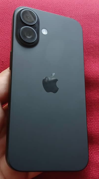 Apple iPhone 16 100%battry health 15 c c