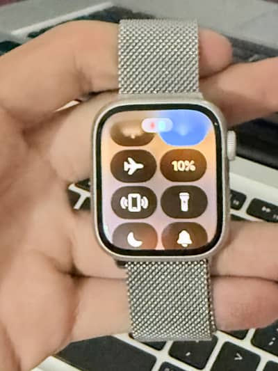 Apple Watch Series 7 Cellular + GPS Variant 32gb Gold Color