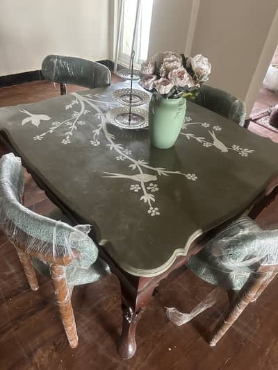 Dinning table with 4 chairs