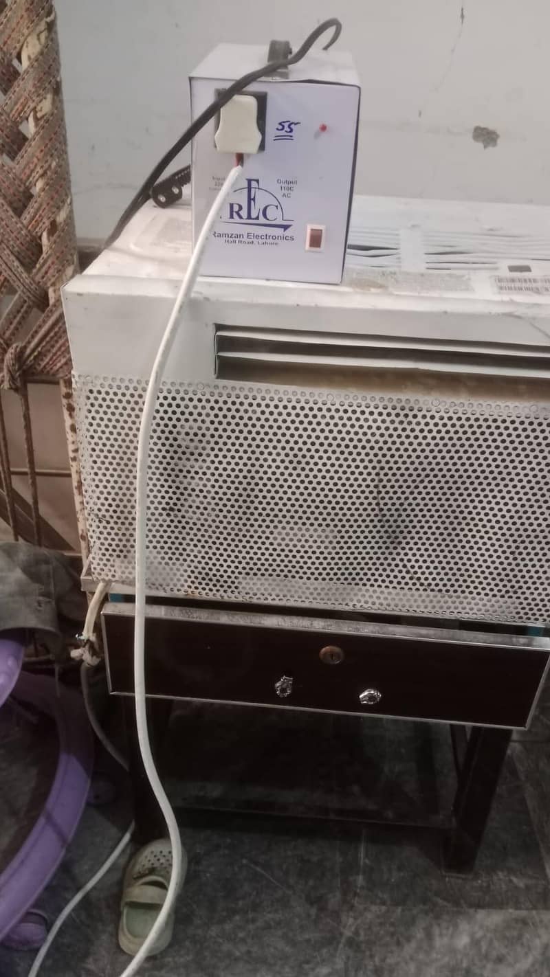 window AC 5