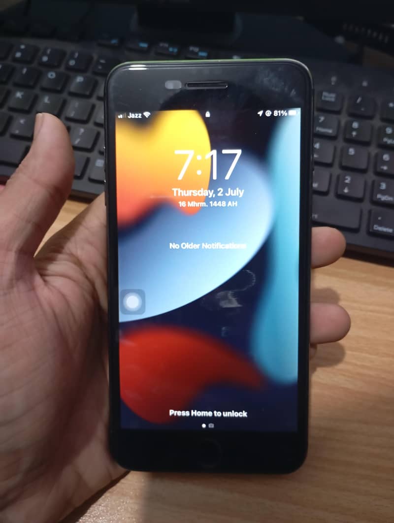 Apple iPhone 7 Plus 0