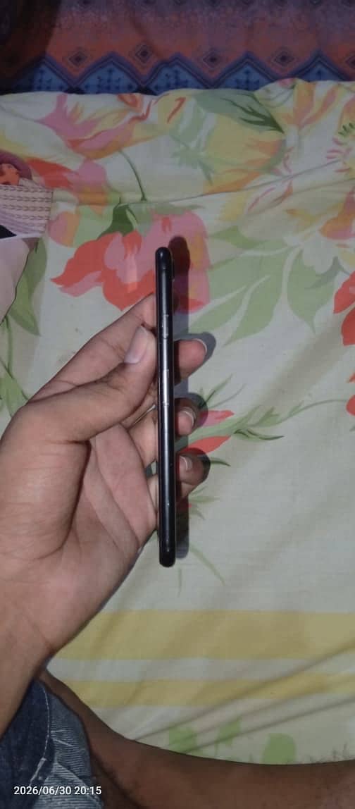 Apple iPhone 7 3