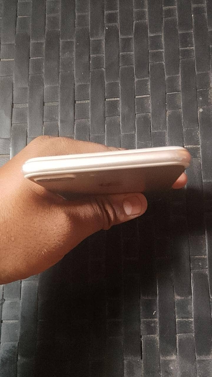 Apple iPhone 7 Plus 1