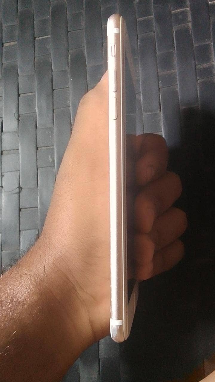Apple iPhone 7 Plus 5