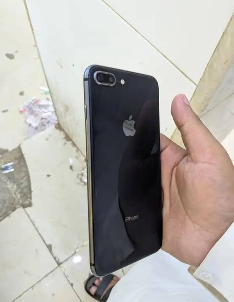 Apple iPhone 8 Plus 0