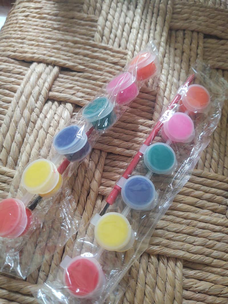 Mini paint pots 0
