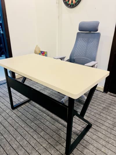 Executive Chair with table
