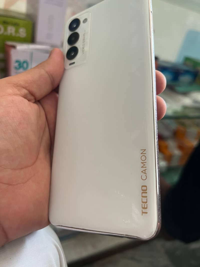 Tecno Camon 18P 0