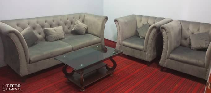 5 seater grey colour sofa set, no fix price serious buyer rabta kren